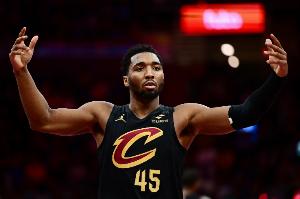 阿特金森：赛前我告诉米切尔他得拿40分 此前从未和球员说过这话